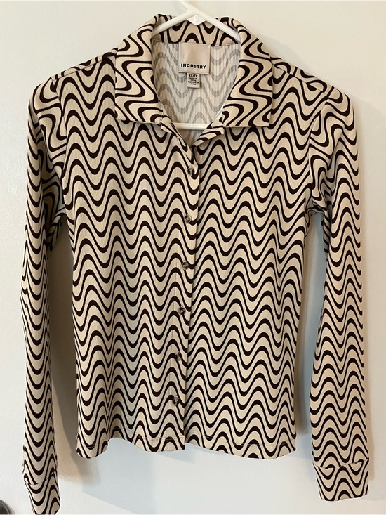 Industry Republic Clothing Tops - Industry Republic Cream & Brown Wave-Print Long Sleeve Top Size XS